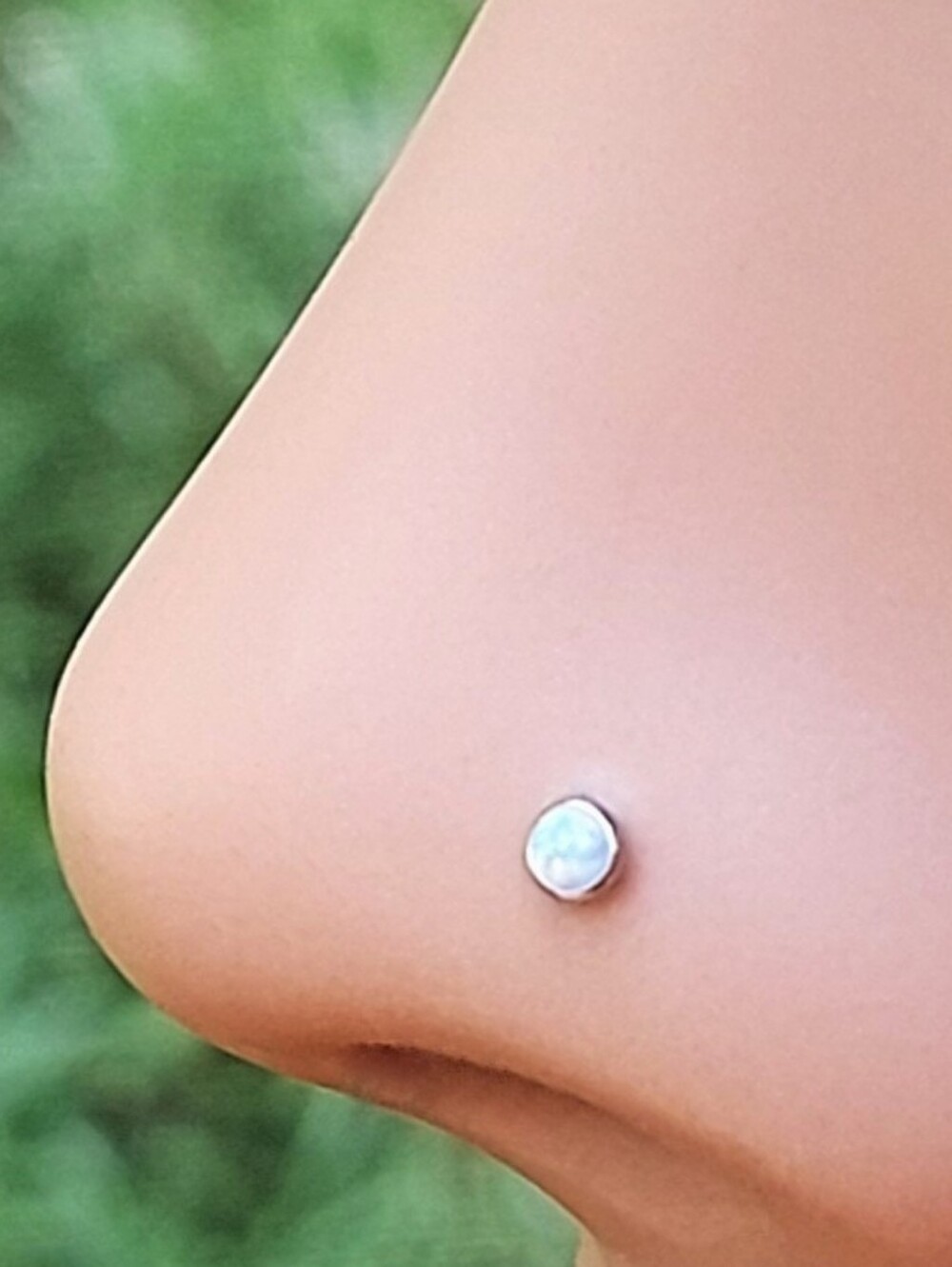 2 Opal Nose Rings - Picture 5 of 10